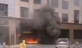 天津楼顶爆料事件视频播放,高空惊魂一幕引发社会关注